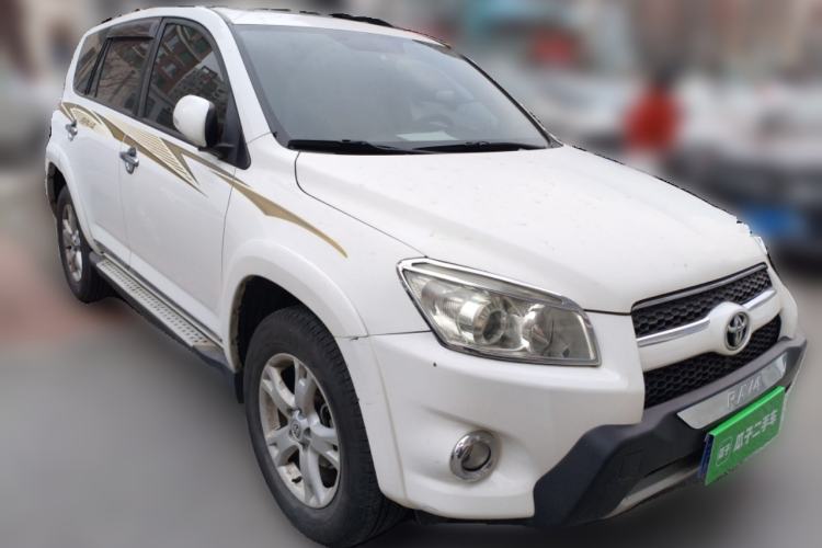 Used Toyota RAV4 2012 Luxurious 2.4L Automatic 4x4 with Stylish Features
