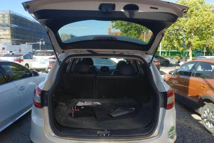 Used Hyundai ix35 2015 2.0L Automatic 2WD Smart Version China V Standard Trunk