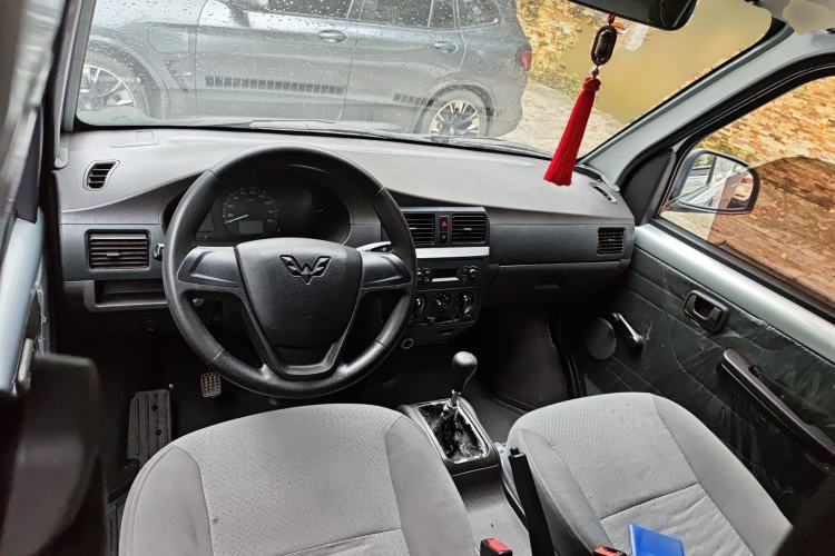 Used Wuling Rongguang 2019 1.5L Extended-Body Van Base Model with 2 Seats Center Console