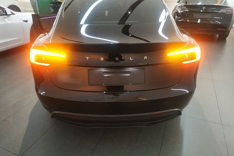 Used Tesla Model 3 2023 Rear-Wheel-Drive Version
