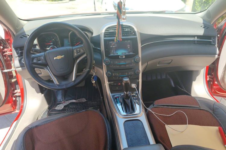 Used Chevrolet Malibu 2012 2.0L Automatic Luxury Edition Center Console