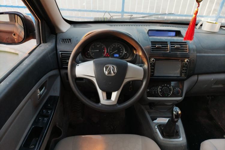 Used BAIC Weiwang M20 2014 1.5L practical type BJ415A Steering Wheel