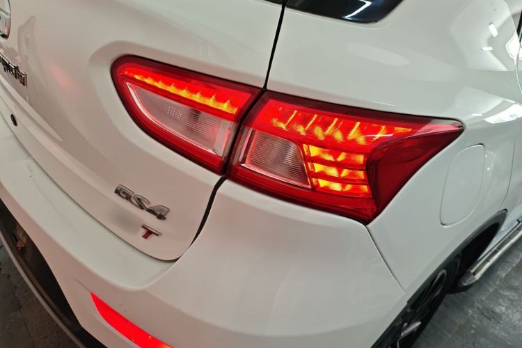 Used GAC Trumpchi GS4 2015 200T Manual Luxury Edition Right Rear Taillight