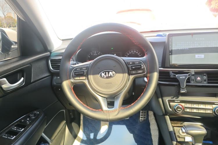 Used Kia K5 2017 2.0L Automatic 15th Anniversary Special Edition LUX
