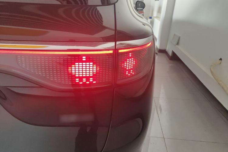 Used Hima AITO M8 2025 Extended-Range Ultra Version 53.4 kWh 6-Seater Edition
