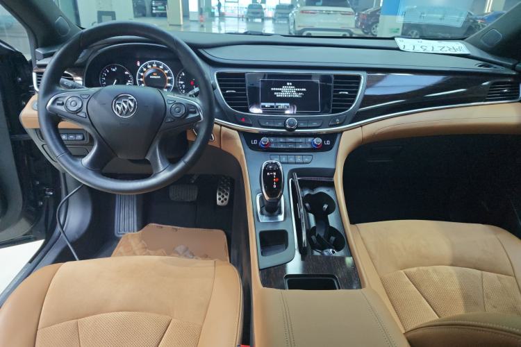 Used Buick LaCrosse 2016 28T Luxury Version Center Console