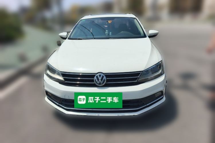 Used Volkswagen Sagitar 2015 230TSI Automatic Comfort Version Front