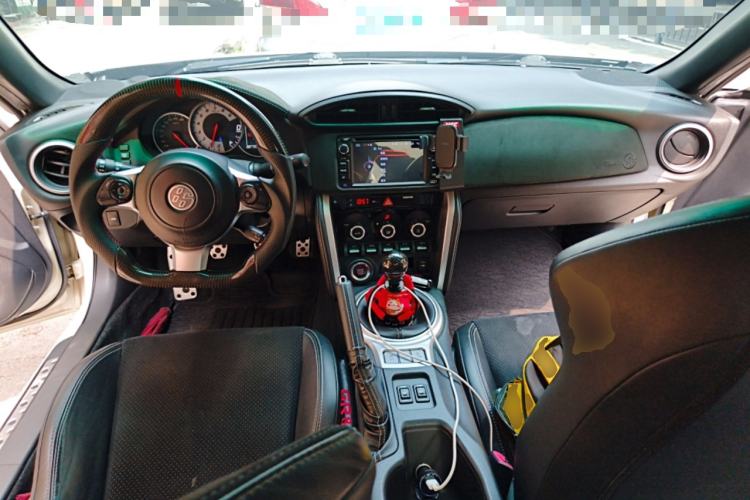 Used Toyota 86 2019 2.0L Manual Luxury Edition Center Console