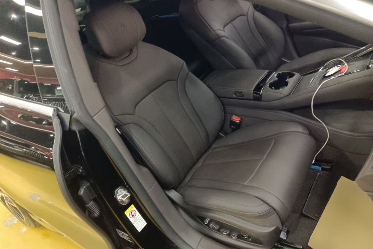 Used Denza Z9 2024 1100 km Four-Wheel Drive Max Version
