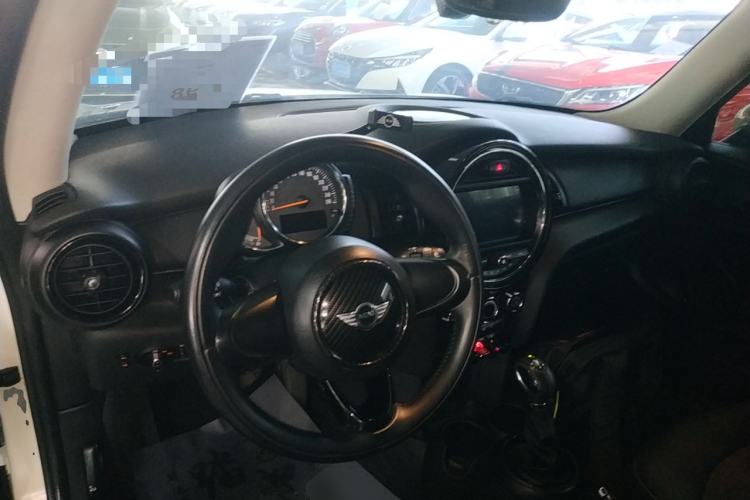 Used MINI 2014 1.2T ONE Center Console