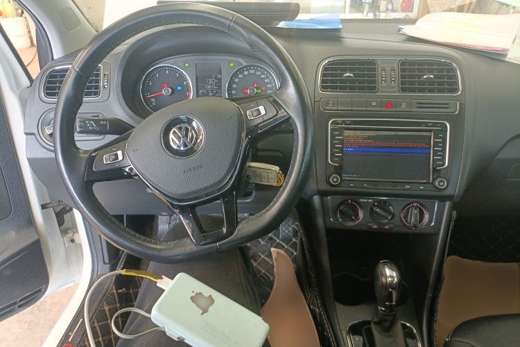 Used Volkswagen Polo 2018 1.5L Automatic Enjoyment Model Center Console