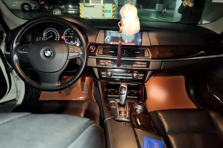 Used BMW 5 Series 2013 525Li Leading Model Center Console