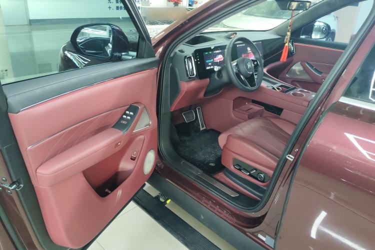 Used Hima AITO M8 2025 Extended-Range Max+ Version 53.4 kWh 6-Seater Edition
