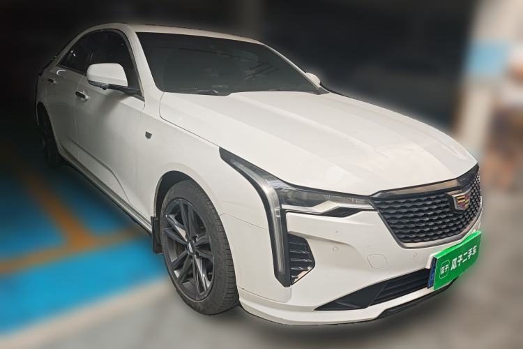 Used Cadillac CT4 2022 28T Luxury Edition Front Right 45 Deg