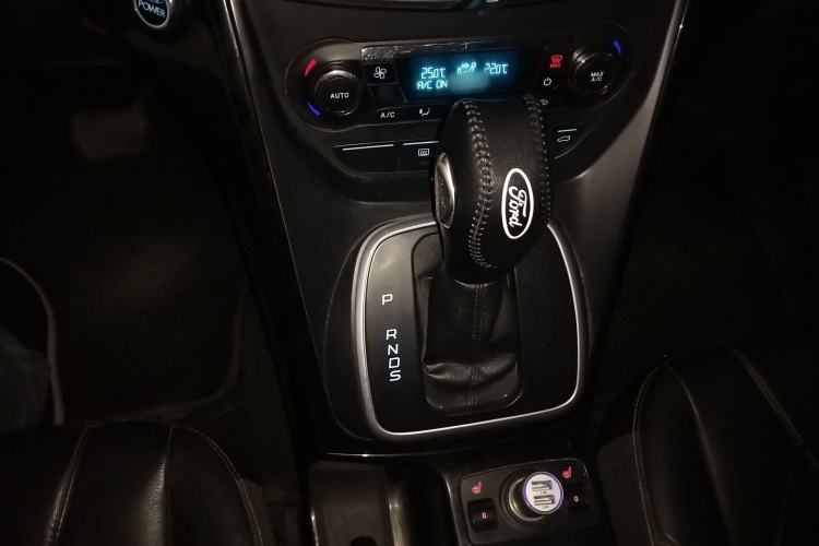 Used Ford Kuga 2013 2.0L GTDi Four-Wheel-Drive Sport Model Gear Lever