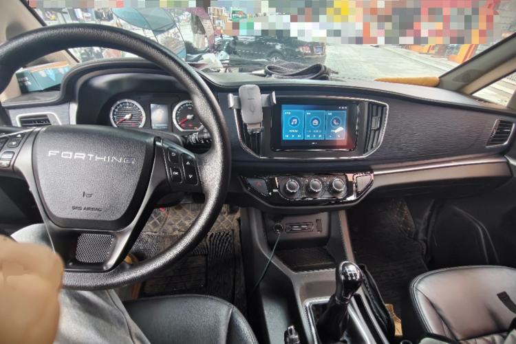Used FORTHING Lingzhi 2023 M5L 1.6L Luxury 7-Seater Center Console