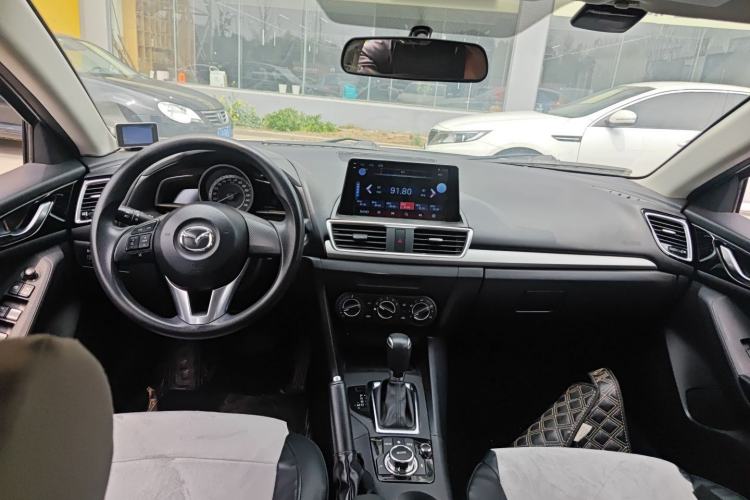 Used Mazda 3 Axela 2016 Sedan 1.5L Automatic Comfort Model Center Console