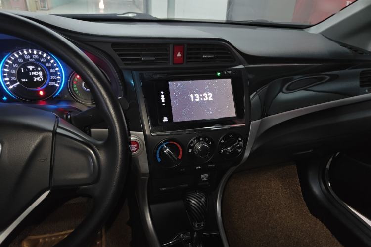 Used Honda Crider 2015 1.8L automatic luxury edition
