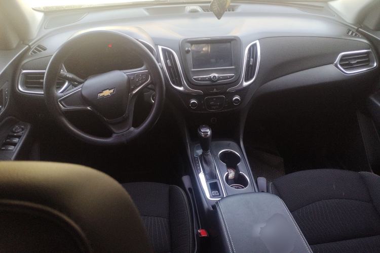 Used Chevrolet Equinox 2019 535T Automatic Lingjie Edition China V Standard Center Console