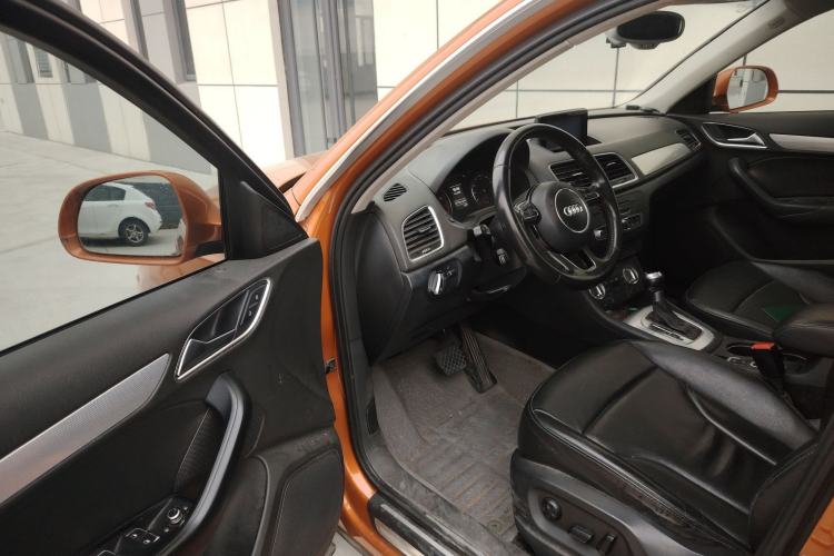 Used Audi Q3 2013 35 TFSI Comfort Model Interior 3