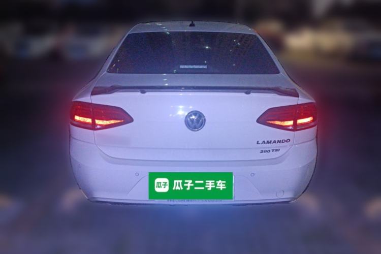 Used Volkswagen Lamando 2017 280TSI DSG Luxury Edition

