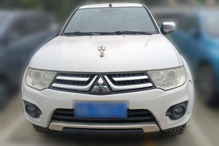 Used Mitsubishi Pajero Sport 2013 3.0L Automatic 4x4 Executive Edition Front