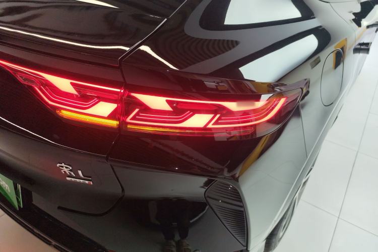 Used BYD Song L EV 2025 Intelligent Driving Version 662 km LiDAR Excellence Edition
