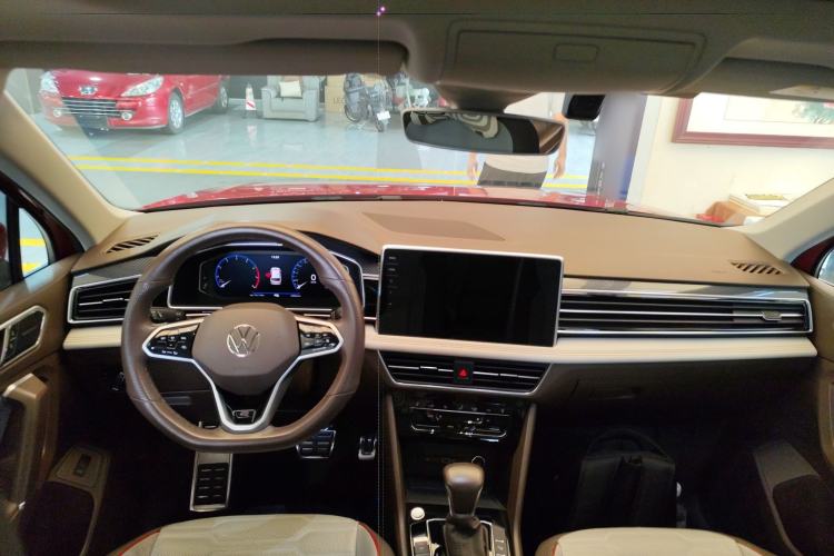 Used Volkswagen Tiguan L 2022 380TSI Automatic All-Wheel Drive R-Line Flagship 7-Seater Center Console