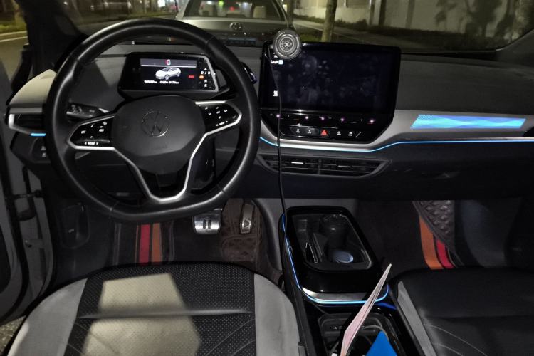 Used Volkswagen ID.4 CROZZ 2021 Long-Range PRO Two-Wheel Drive Version Center Console