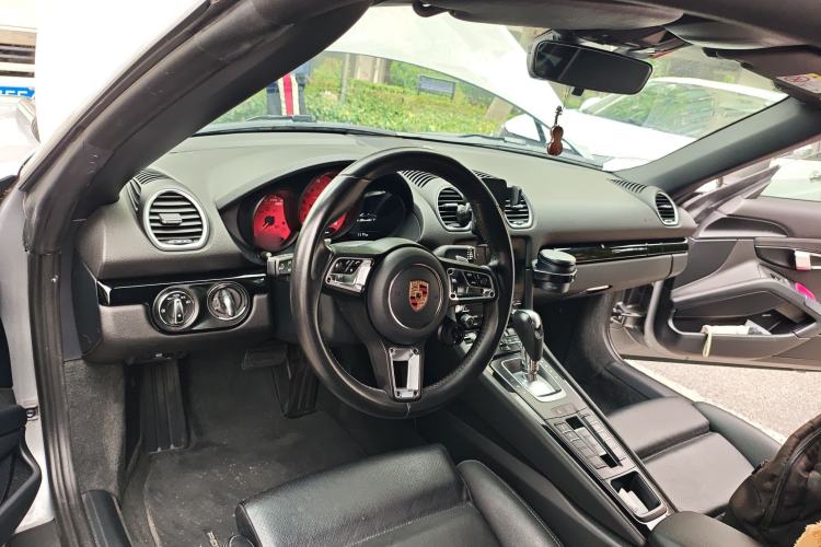 Used Porsche 718 2019 Boxster T 2.0T Center Console