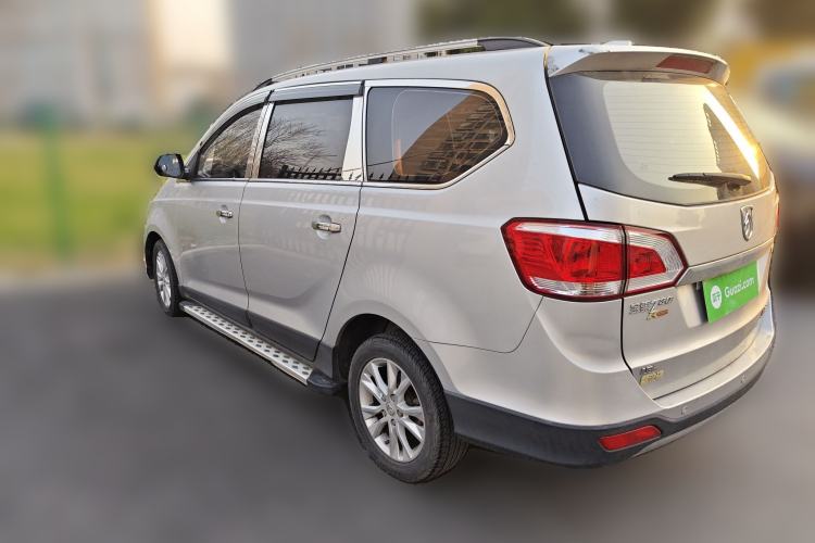 Used Baojun 730 2015 1.8L Manual Luxury Navigation ESP Version 7-seater
