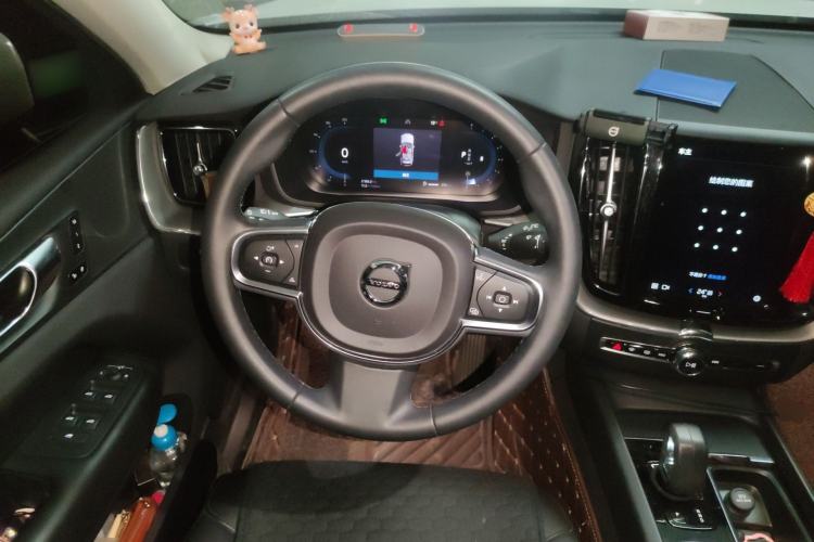 Used Volvo XC60 2022 B5 4x4 Zhiyi Luxury Edition