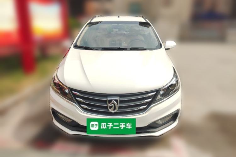 Used Baojun 310W 2017 1.5L Manual Fashion Model China V