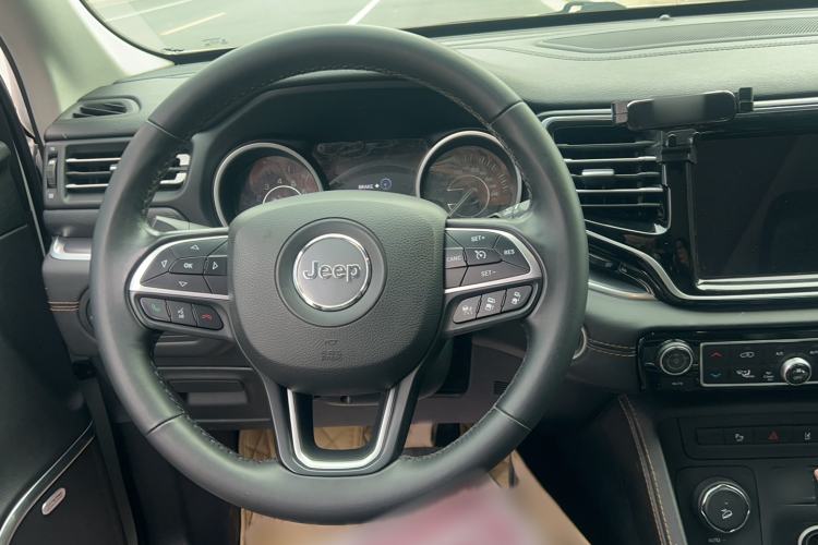 Used Jeep Grand Commander 2018 2.0T Four-Wheel Drive Smart Enjoyment Version China V Emission Standard
