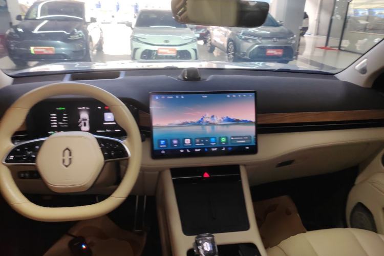 Used Hima AITO M7 2024 1.5T Intelligent Driving 4WD Max Edition 5 Seats Center Console