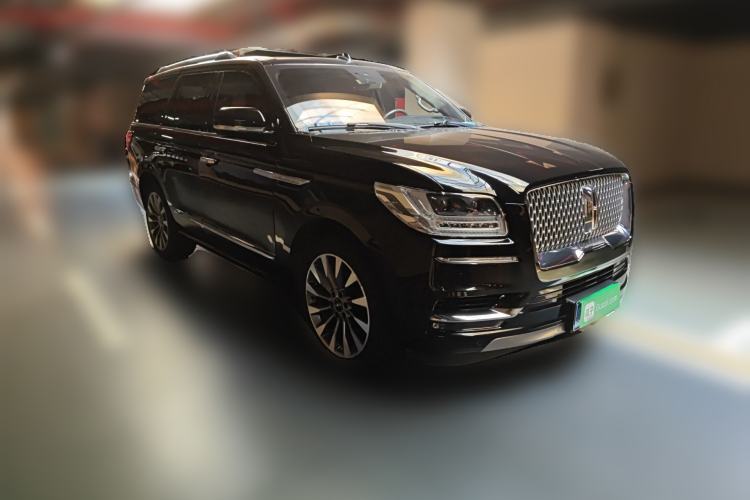 Used Lincoln Navigator 2019 3.5T Prestige Version China VI Standard Front Right 45 Deg