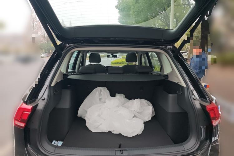 Used Volkswagen Tiguan L 2025 Model, Outstanding Version, 300TSI Automatic Two-Wheel Drive Longteng Edition Trunk