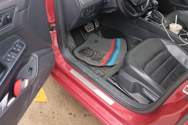 Used Volkswagen Lamando 2015 280TSI DSG Comfort Edition Driver Seat