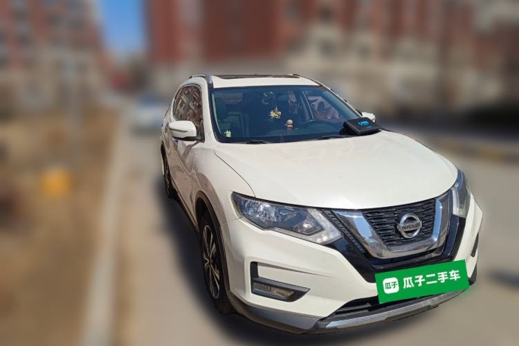 Used Nissan X-Trail 2017 2.5L CVT Leading Edition 4WD Front Right 45 Deg