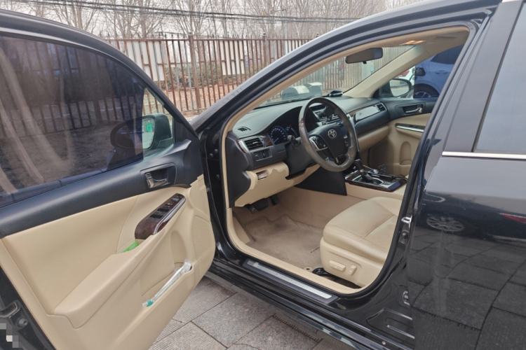 Used Toyota Camry 2016 2.0G 10th Anniversary Leading Edition
