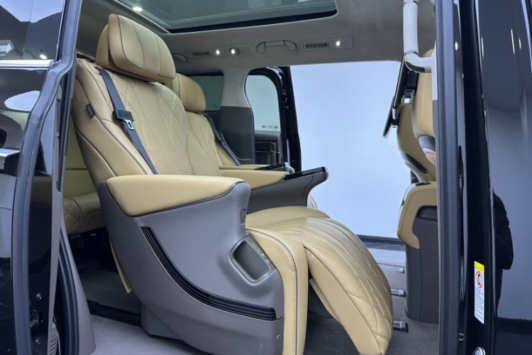 Used Denza D9 2022 DM-i 970 Four-Wheel Drive Flagship Model
