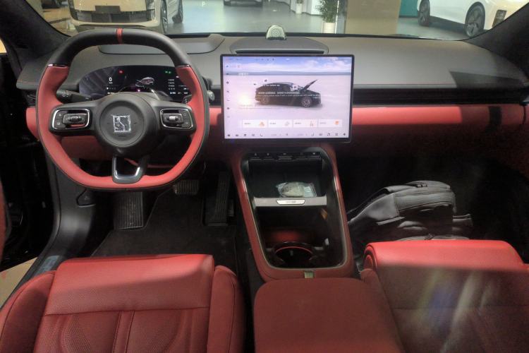 Used Zeekr 007GT 2025 Long-Range Rear-Wheel Drive Intelligent Driving Version 100 kWh Center Console