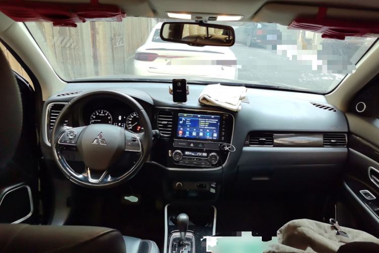 Used Mitsubishi Outlander 2019 2.0L Two-Wheel Drive Comfort Edition 5 Seats China VI Standard
