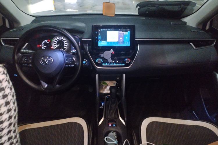 Used Toyota Corolla Cross 2022 2.0L Elite Edition Center Console