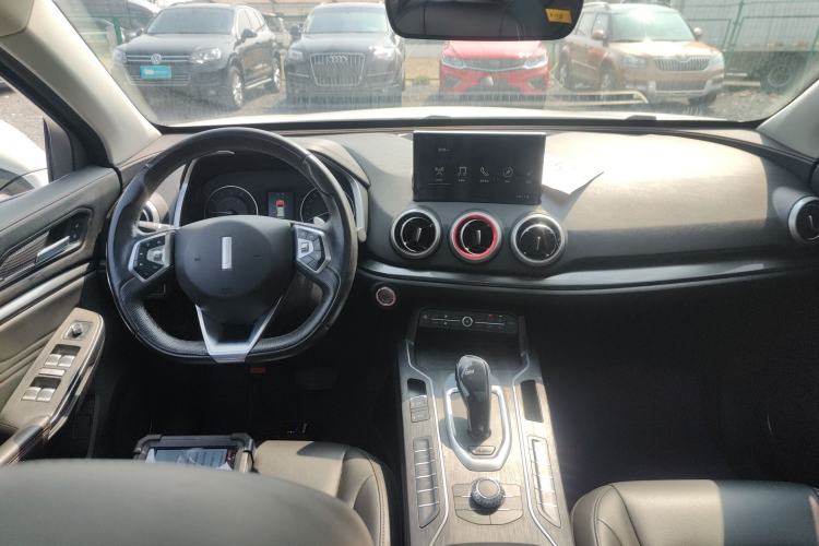 Used Wey VV5 2019 1.5T Two-Wheel Drive Color Pioneer
