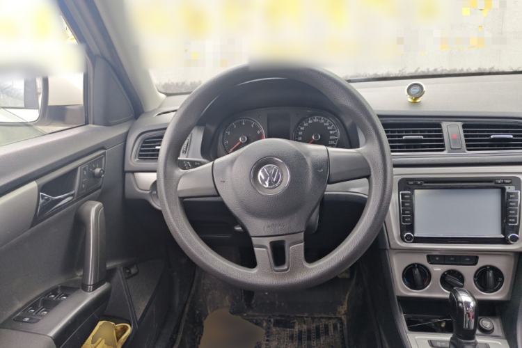 Used Volkswagen Lavida 2013 Revised Classic 1.6L Automatic Fashion Edition Steering Wheel