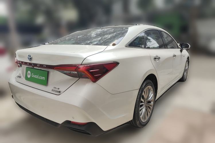 Used Toyota Avalon 2019 Dual-Engine 2.5L XLE Prestige Version China VI Standard

