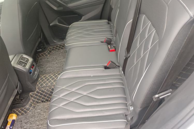 Used Volkswagen Tiguan L 2023 Restyled 330TSI Automatic Two-Wheel Drive R-Line Enhanced Comfort Version Left Rear Seat