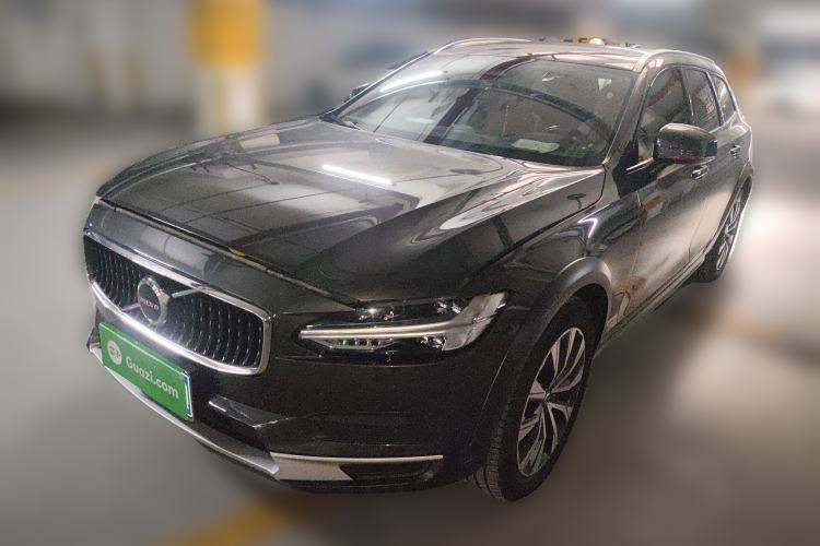 Used Volvo V90 2022 Cross Country B5 AWD Smart Range Edition