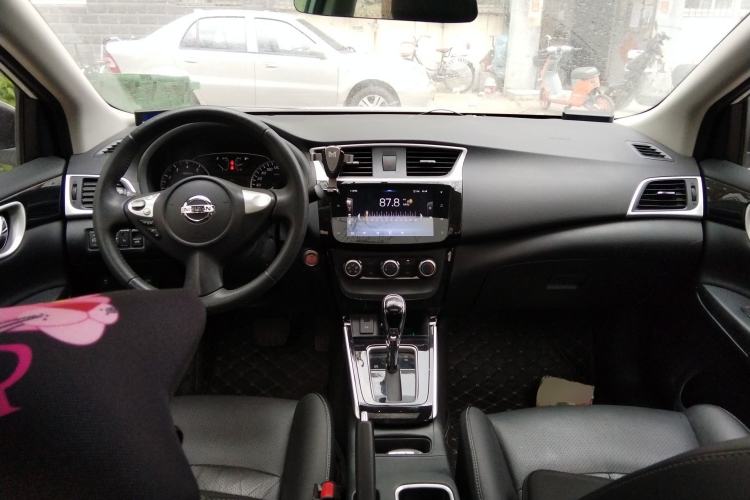 Used Nissan Sylphy 2019 1.6XV CVT Smart Connect Luxury Edition China VI Standard Center Console